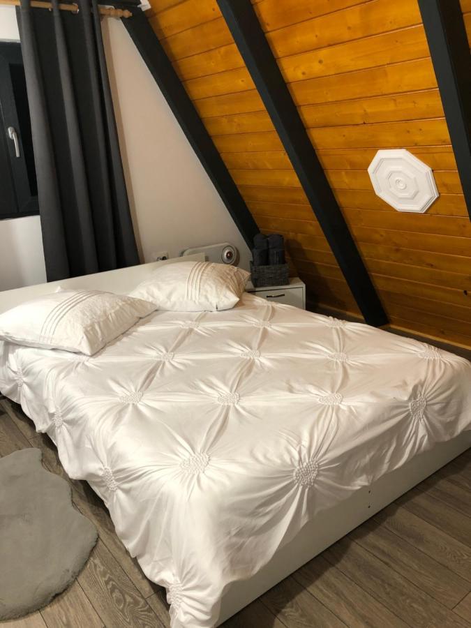 La Koltau A-Frame Hotel Mărişel Exterior foto