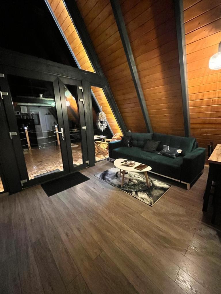 La Koltau A-Frame Hotel Mărişel Exterior foto